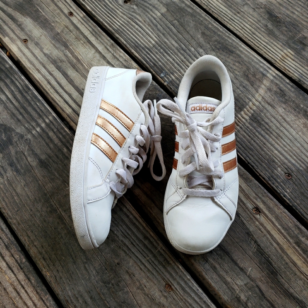 Adidas Baseline NEO unisex sneaker size 3 rose gold stripes